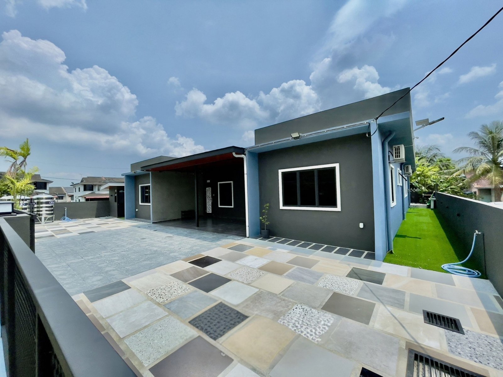 Villa parking